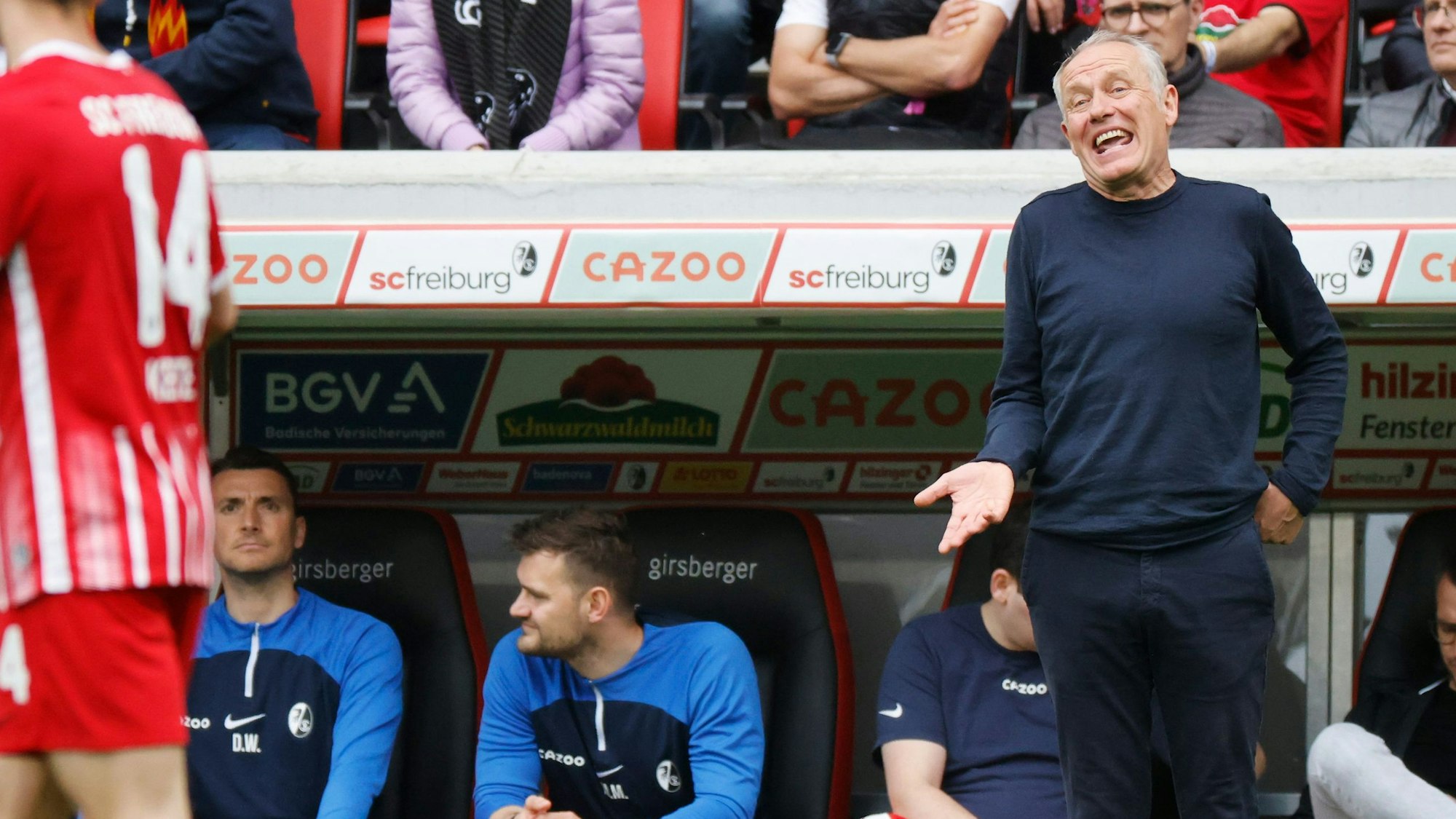 Christian Streich während des Spiels der Freiburger in der vergangenen Woche gegen Schalke 04