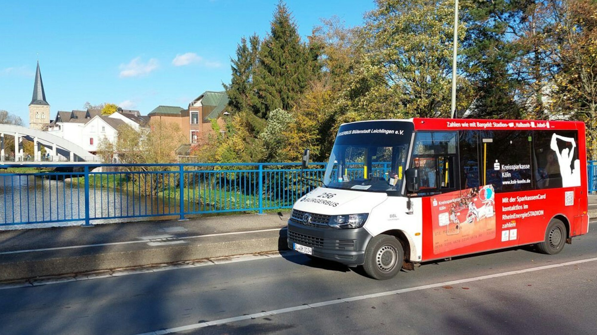 Der Bürgerbus Leichlingen auf der Funchalbrücke