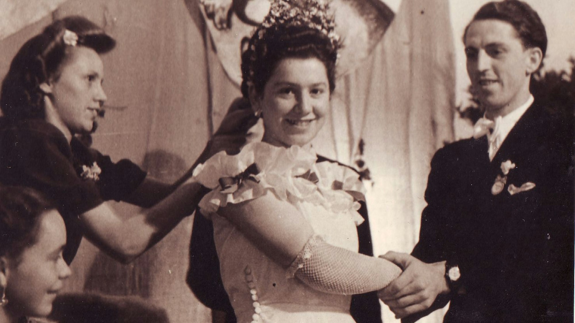 Helene Schumacher (damals Busbach), Maikönigin 1949.