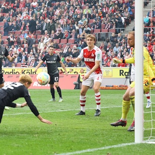 Ritsu Doan trifft gegen den FC zum 1:0.