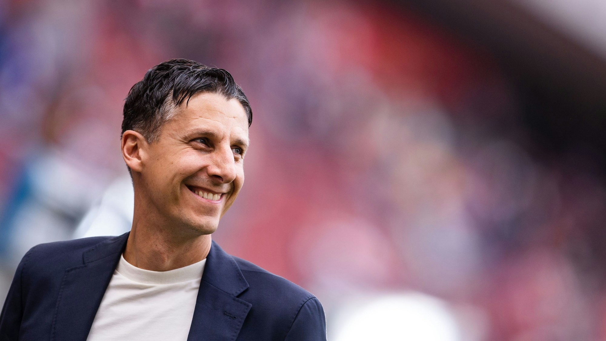 Geschäftsführer Christian Keller stand den FC-Mitgliedern am Dienstagabend im Kölner Stadion Rede und Antwort.