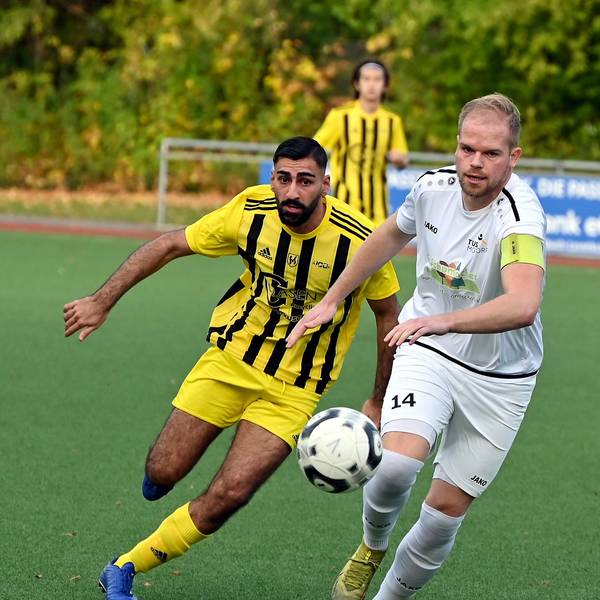 30.10.2022-Fussball-Schlebusch-Mondorf
links: Taha Can Uluc (Schlebusch)
Foto: Uli Herhaus