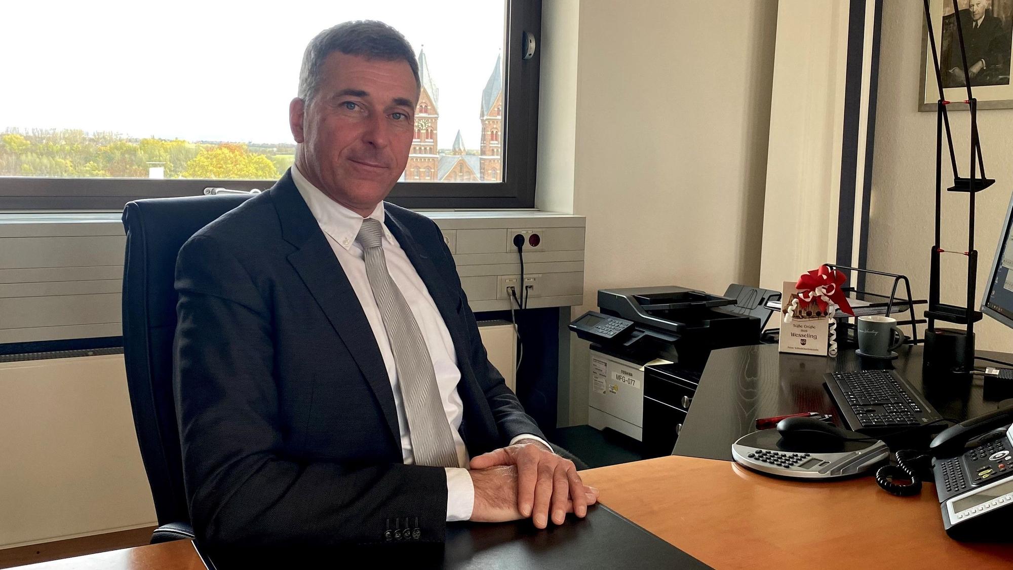 Das Foto zeigt Wesselings Bürgermeister Ralph Manzke.
