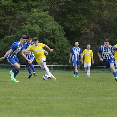 30.04.2023 Der SC Wißkirchen verliert beim SV Frauenberg mit 0:1, bleibt aber Tabellenführer. Torhüter Jan Beyers verzweifelt, Frauenbergs Marcel Kaiser trifft.