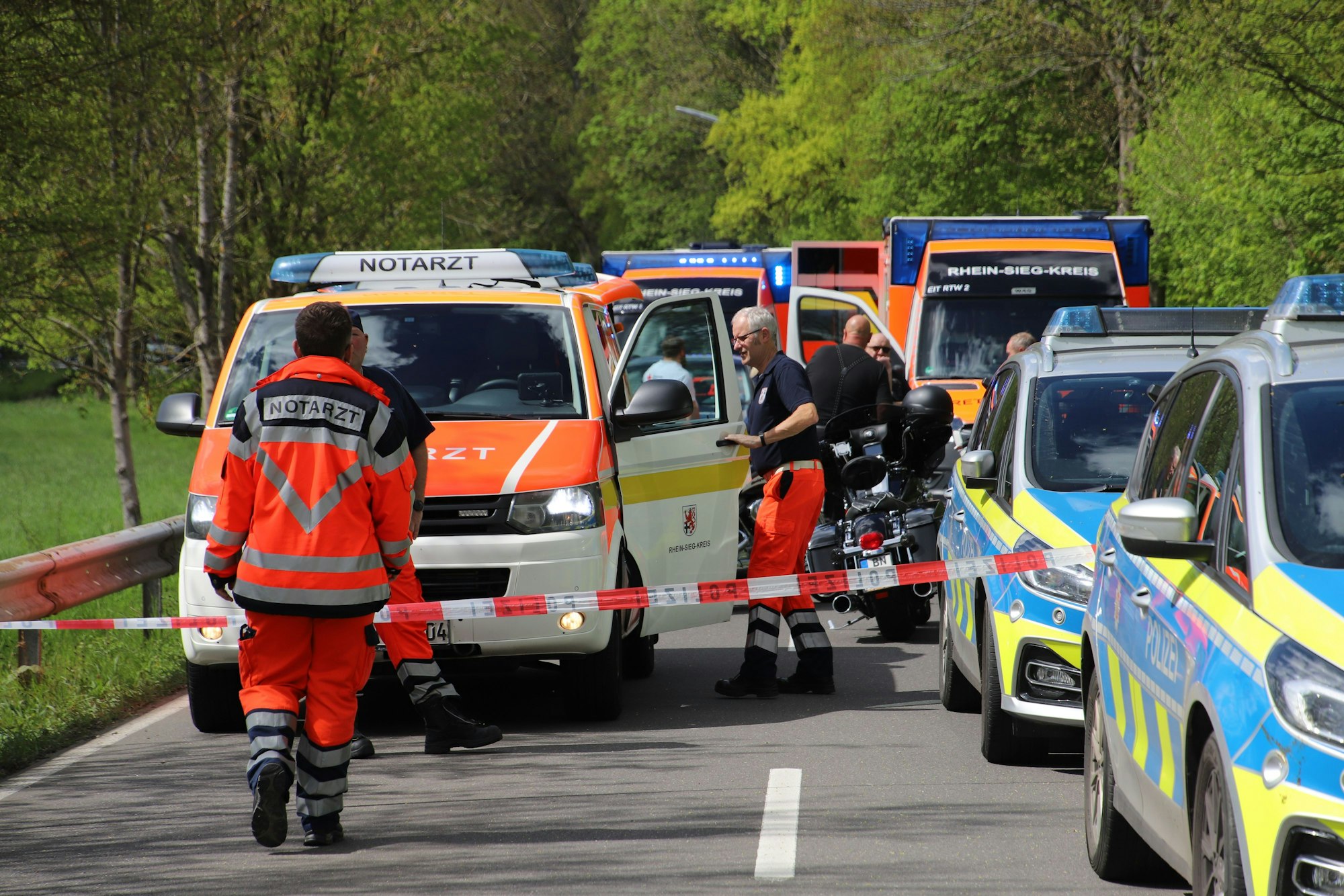 Bei einemUnfall auf der L 333 kurz vor dem Ortseingang Dattenfeld ist ein Motorradfahrer ums Leben gekommen.