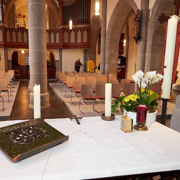 Hell und freundlich wirkt der wiederhergestellte Innenraum der flutgeschädigten Kirche.