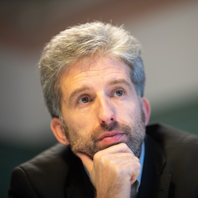 Boris Palmer, Oberbürgermeister der Stadt Tübingen, gibt in seinem Arbeitszimmer ein Interview. Palmer will nach seinen umstrittenen Äußerungen in Frankfurt am Main eine Auszeit nehmen.