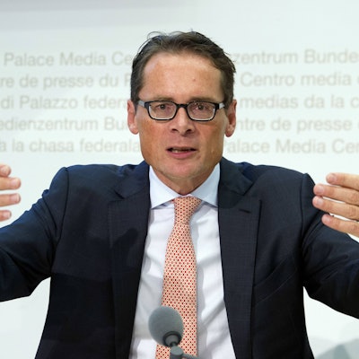 Roger Köppel fällt immer wieder durch Russland-freundliche Aussagen und Intervews auf.