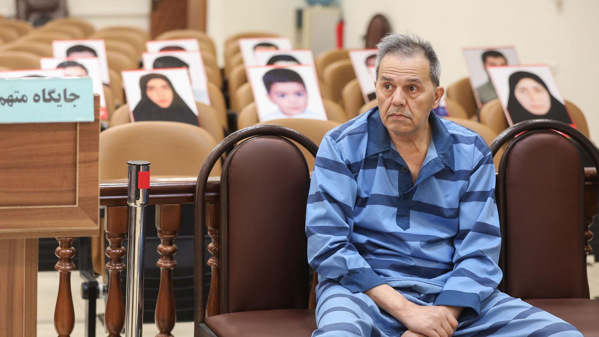 Der Deutsch-Iraner Djamshid Sharmahd in einem Teheraner Revolutionsgericht. Sharmahd in einem umstrittenen Prozess zum Tode verurteilt worden. Ein Revolutionsgericht in Teheran macht den 68-Jährigen unter anderem für einen Terroranschlag verantwortlich. (Archivbild)