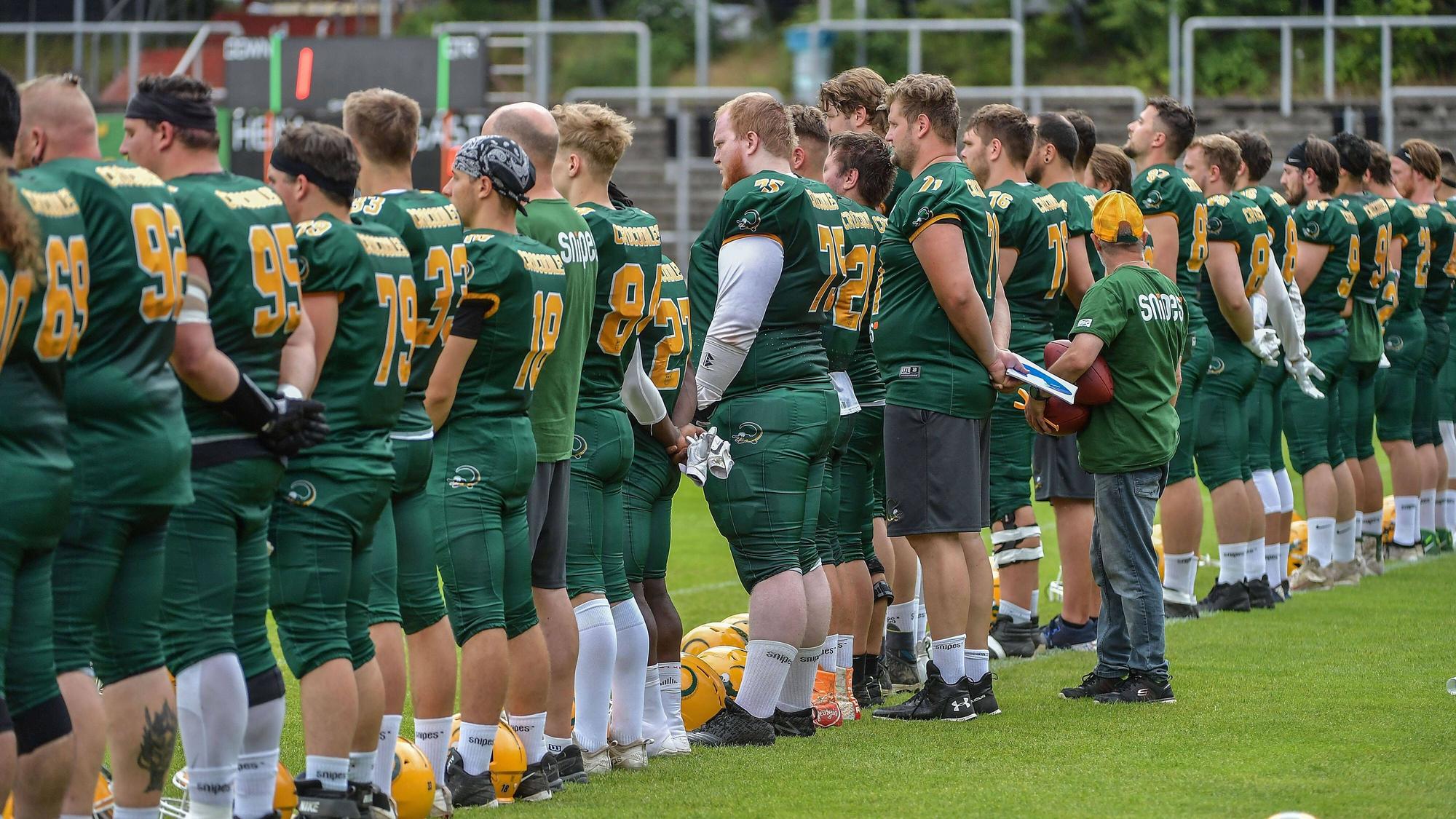 03.07.2021, xjpx, American Football GFL German Football League, Cologne Crocodiles - Berlin Rebels emspor, v.l. Die Cologne Crocodiles vor Spielbeginn DFL/DFB REGULATIONS PROHIBIT ANY USE OF PHOTOGRAPHS as IMAGE SEQUENCES and/or QUASI-VIDEO Koeln *** 03 07 2021, xjpx, American Football GFL German Football League, Cologne Crocodiles Berlin Rebels emspor, v l The Cologne Crocodiles before the start of the game DFL DFB REGULATES PROHIBIT ANY USE OF PHOTOGRAPHS as IMAGE SEQUENCES and or QUASI VIDEO Koeln
