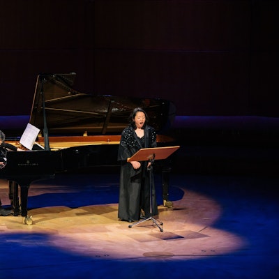 Yuko Kakuta (Sopran) und Yukiko Sugawara (Klavier) Yukiko Sugawara beim Kölner Festival Acht Brücken.
