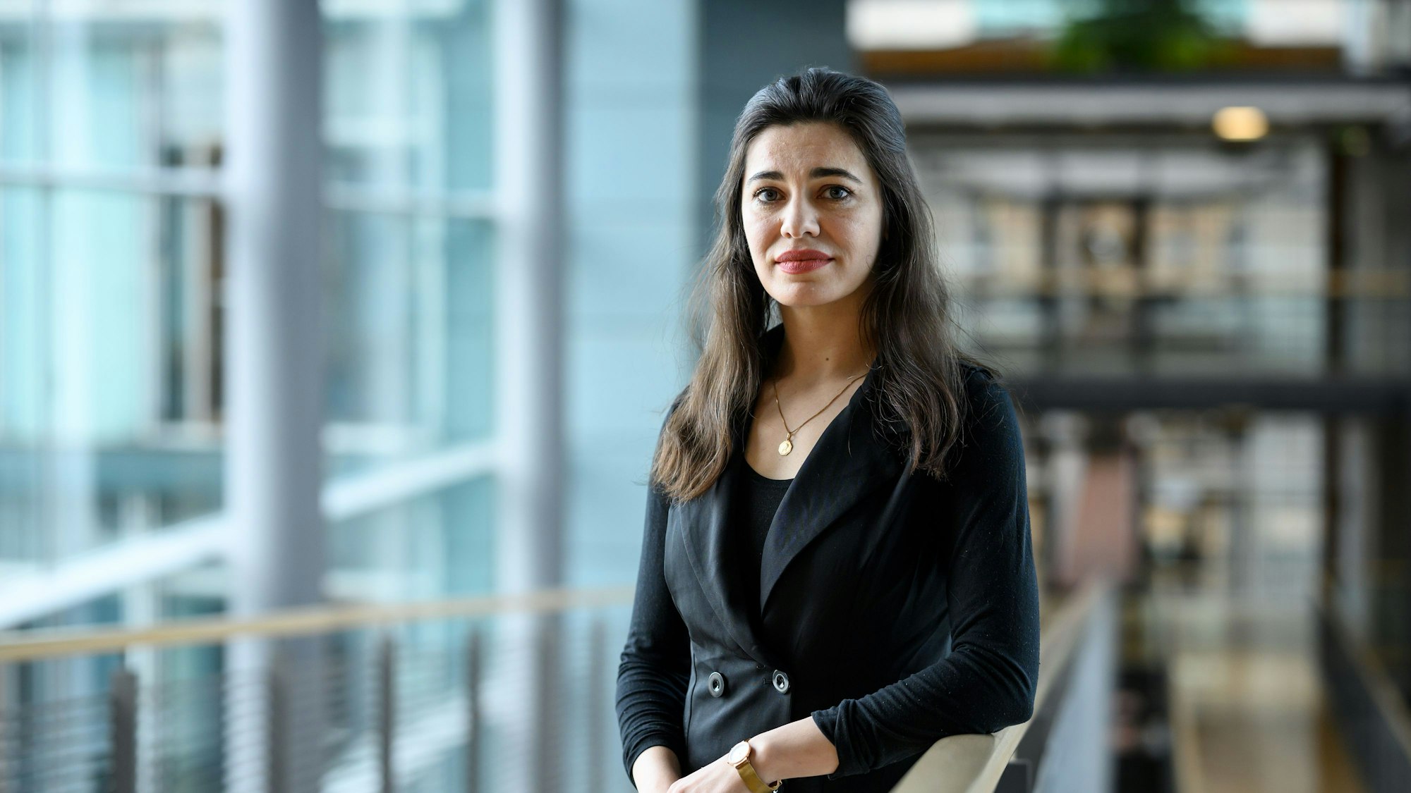 Gazelle Sharmahd, Tochter des im Iran zum Tode verurteilten Deutsch-Iraners Jamshid Sharmahd, kämpft für die Freilassung ihres Vaters aus der Haft im Iran. (Archivbild)