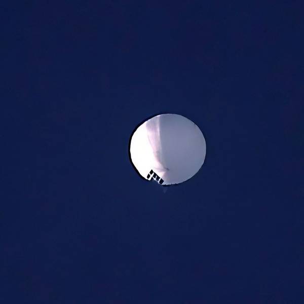 Dieser chinesische Spionageballon wurde im Februar über dem Norden der USA gesichtet und später abgeschossen. Nun ist ein neuer Ballon aufgetaucht, China soll diesmal aber nicht unter Verdacht stehen.