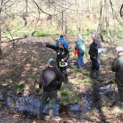 Lions Club Siegburg spendet 5800 Euro für die Wiederherstellung eines Heidemoors im Lohmarer Wald