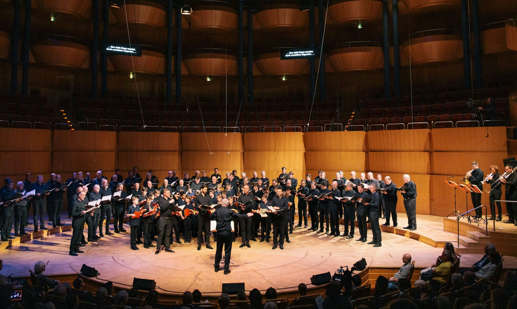 Uraufführung: Die Choroper „Chronicles of Loneliness“ ist ein Kompositionsauftrag des Kölner Festival Acht Brücken.
