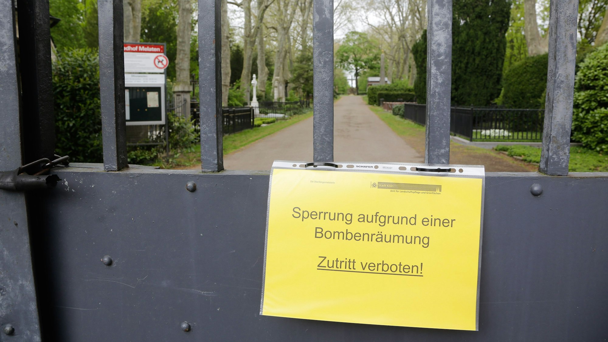 Sperrung des Melaten Friedhofs aufgrund einer Bombendrohung.