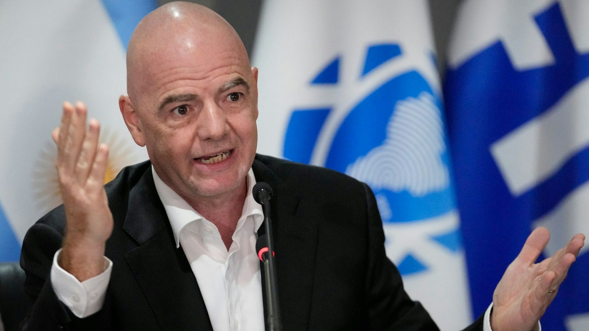 FIFA-Boss Gianni Infantino macht bei den TV-Verhandlungen vor der Fußball-WM der Frauen Druck.