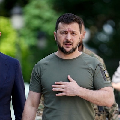 Bundeskanzler Olaf Scholz (l.) und der ukrainische Präsident Wolodymyr Selenskyj bei einem Treffen in Kiew im Juni 2022.