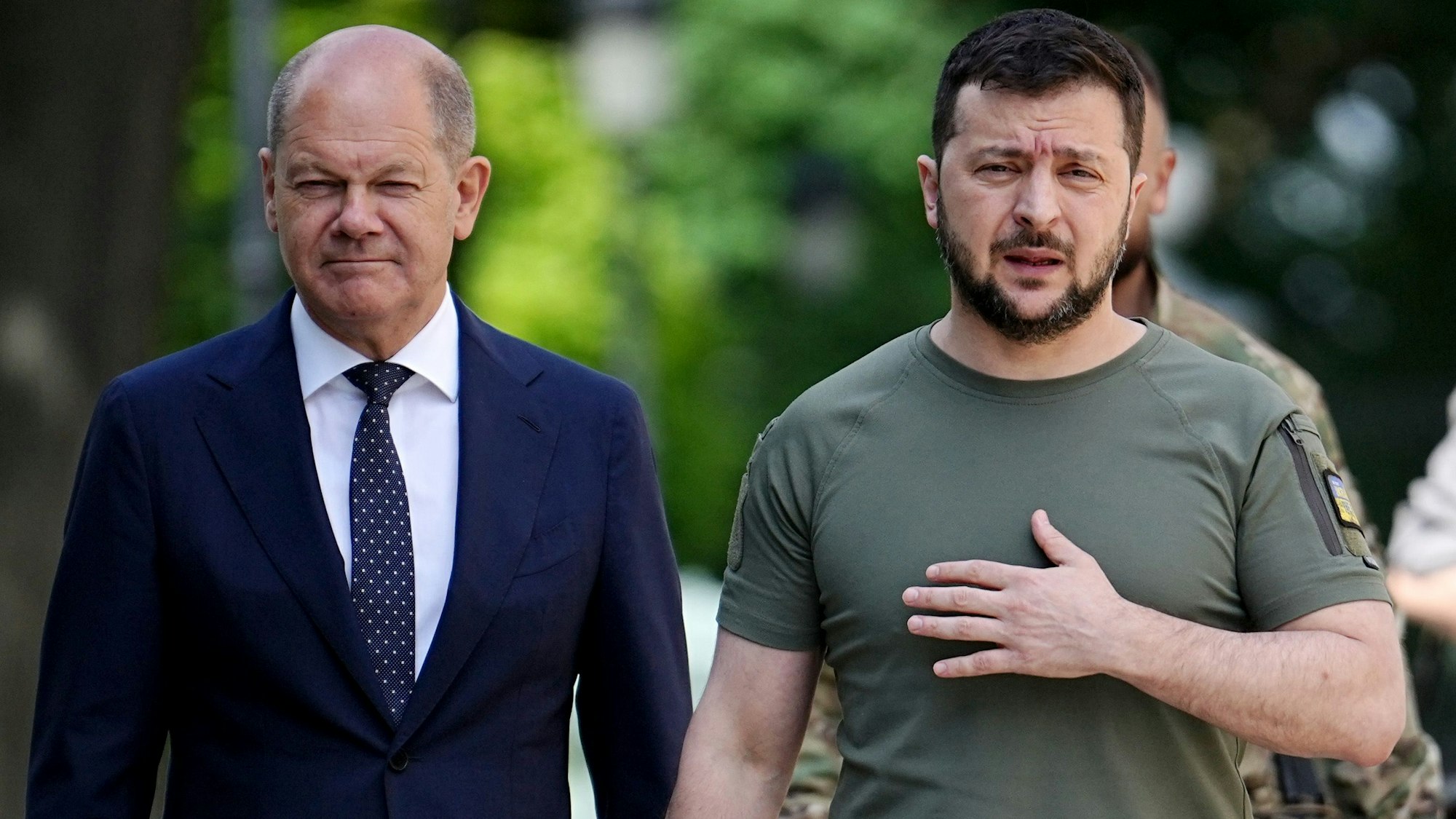 Bundeskanzler Olaf Scholz (l.) und der ukrainische Präsident Wolodymyr Selenskyj bei einem Treffen in Kiew im Juni 2022.