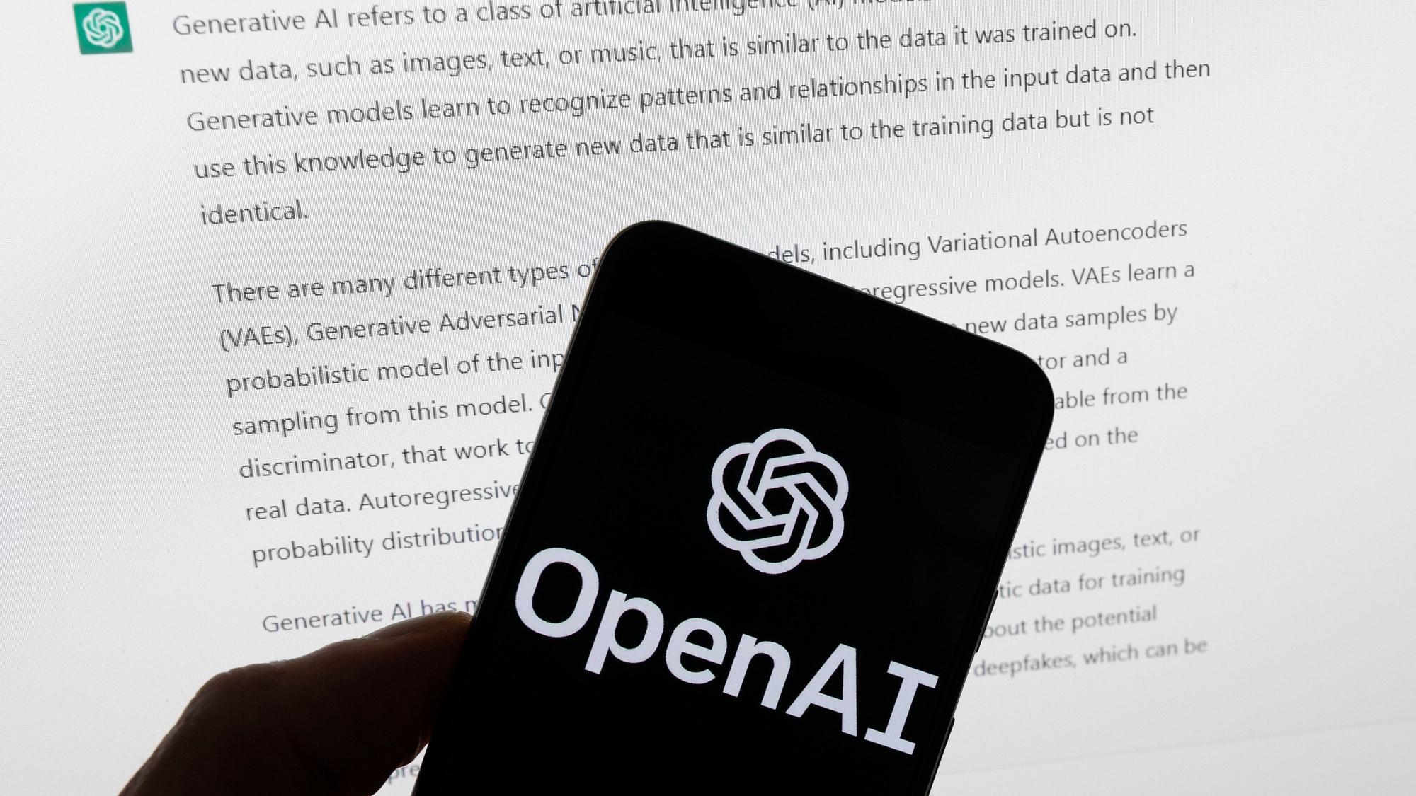 Das Logo der Firma OpenAI ist auf einem Smartphone zu sehen, OpenAI betreibt den bekanntesten KI-Chatbot ChatGPT. (Symbolbild)