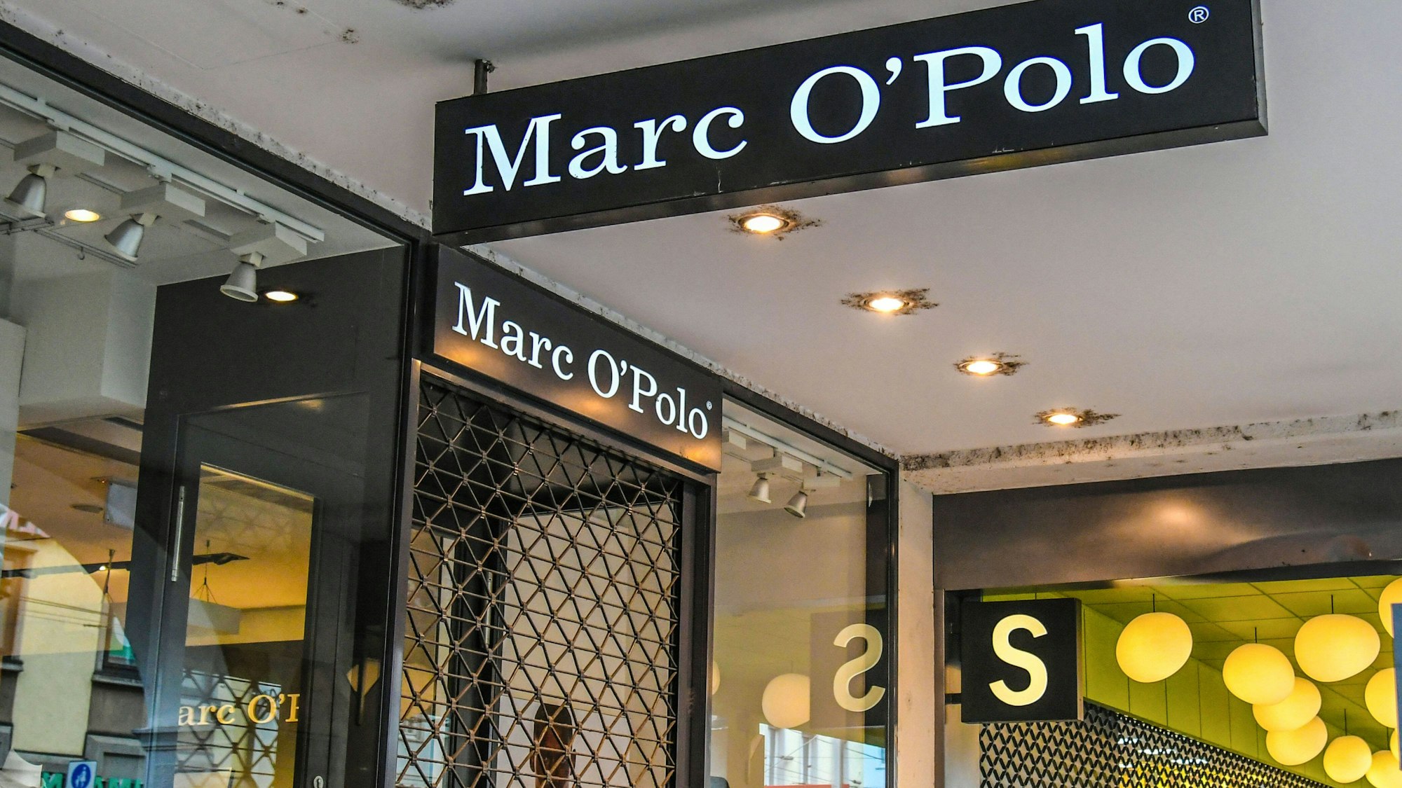 Marc OPolo- Filiale in Freiburg. Wegen der Corona-Krise musste der Modehaendler bis auf weiteres seine schliessen. Foto:Winfried Rothermel *** Marc O Polo branch in Freiburg Because of the Corona crisis, the fashion retailer had to close its branch until further notice Photo Winfried Rothermel