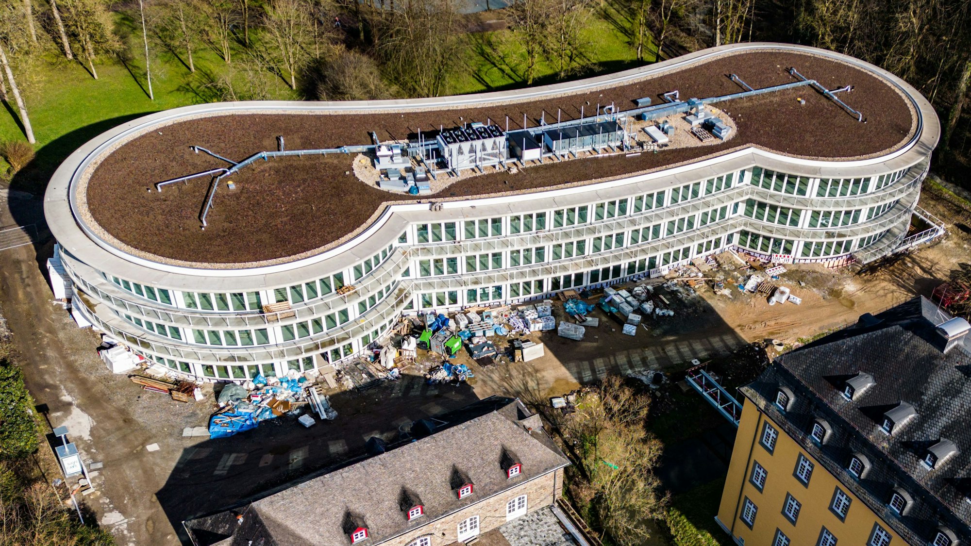 Die Schlossklinik Heiligenhoven von oben.