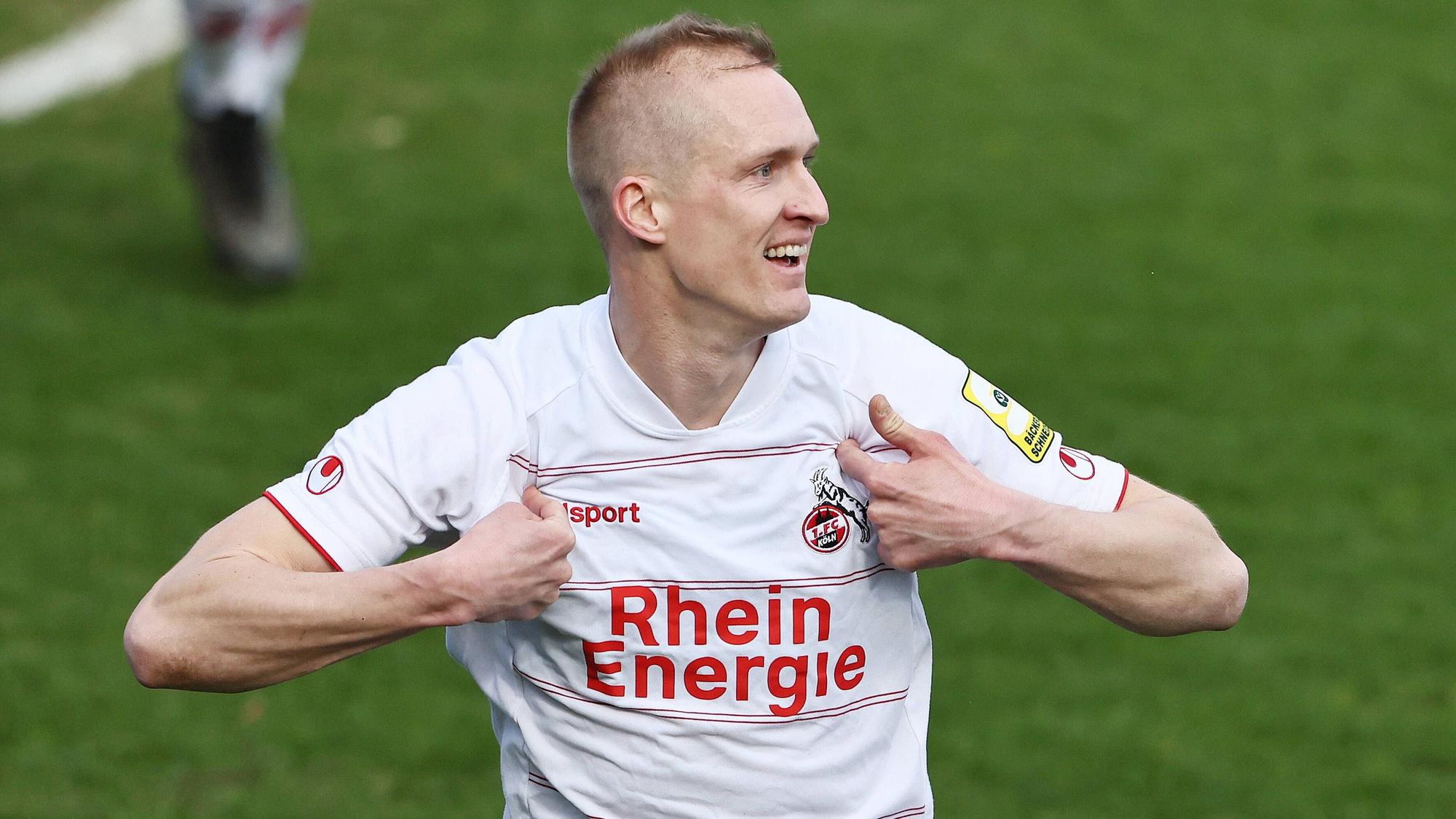 1. FC Köln U21, U 21 1.FC Köln U21 vs. Borussia Mönchengladbach, Regionalliga West, rJubel nach dem Tor zum 2:0: Torschütze Thomas Kraus 1.FC Köln, 23.02.2022, Bild: *** 1 FC Köln U21 1 FC Köln U21 vs Borussia Mönchengladbach, Regionalliga West, rJubel after the goal to 2 0 scorer Thomas Kraus 1 FC Köln , 23 02 2022, image.