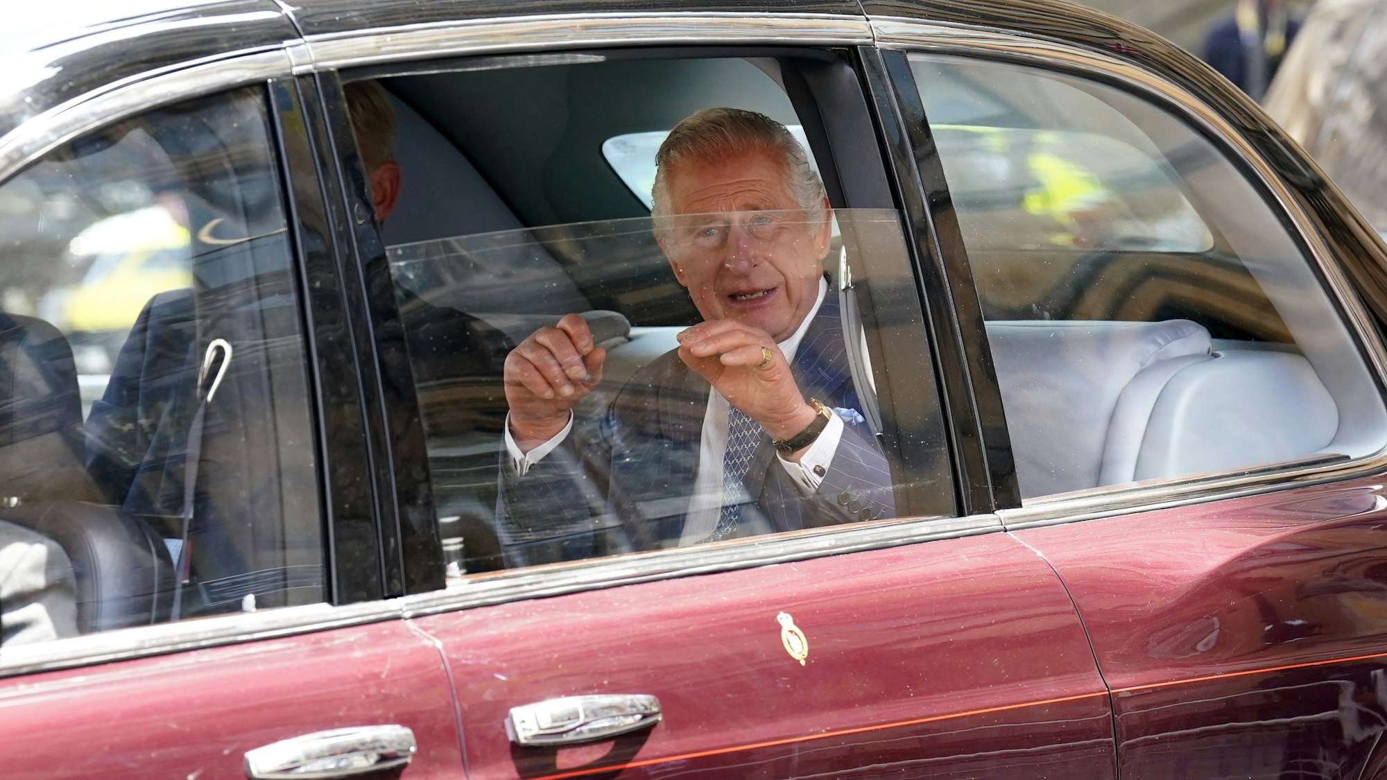 König Charles III. verlässt die Westminster Abbey nach einer Probe für die Krönungszeremonie.