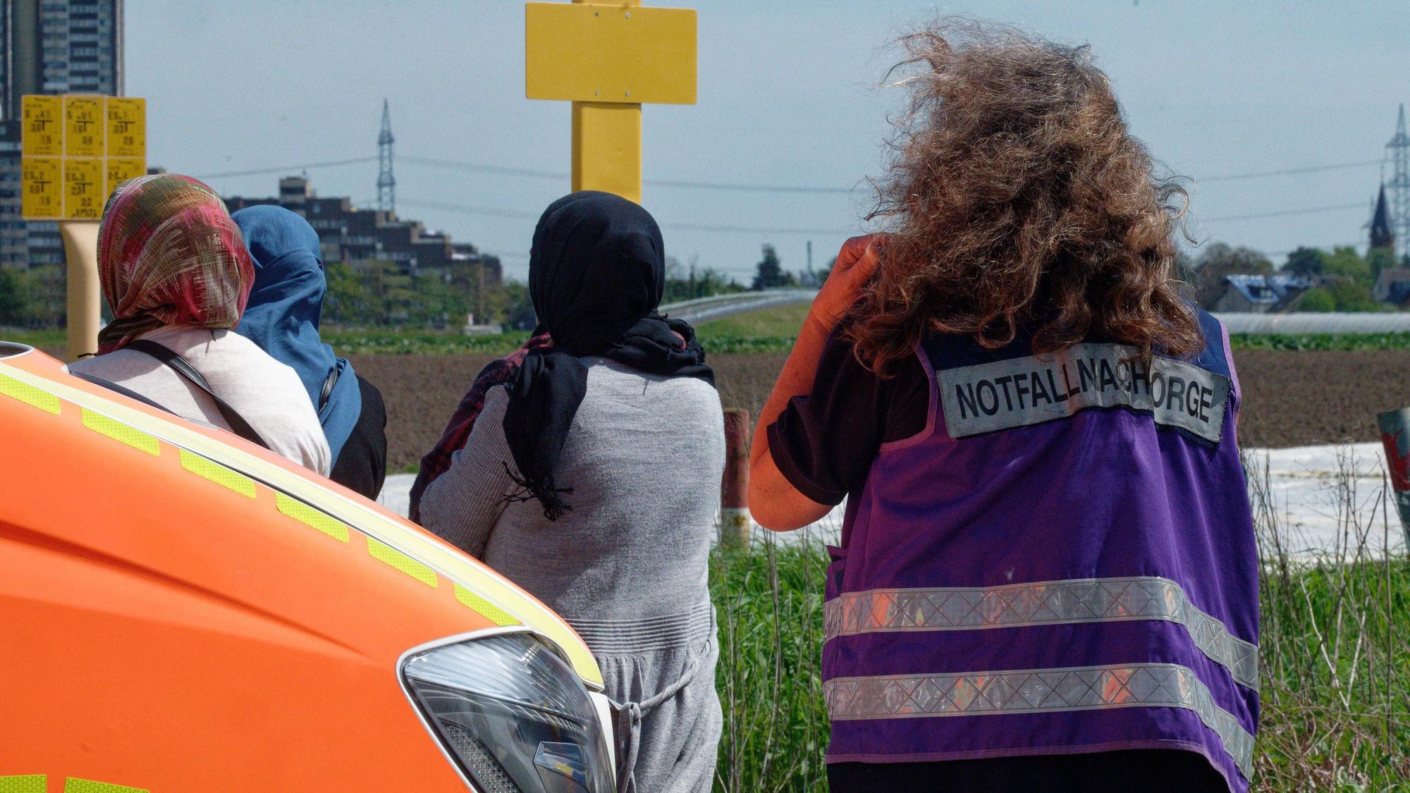 Nach dem schweren Bahnunglück in Hürth wurden dutzende Personen von der Notfallseelsorge betreut.