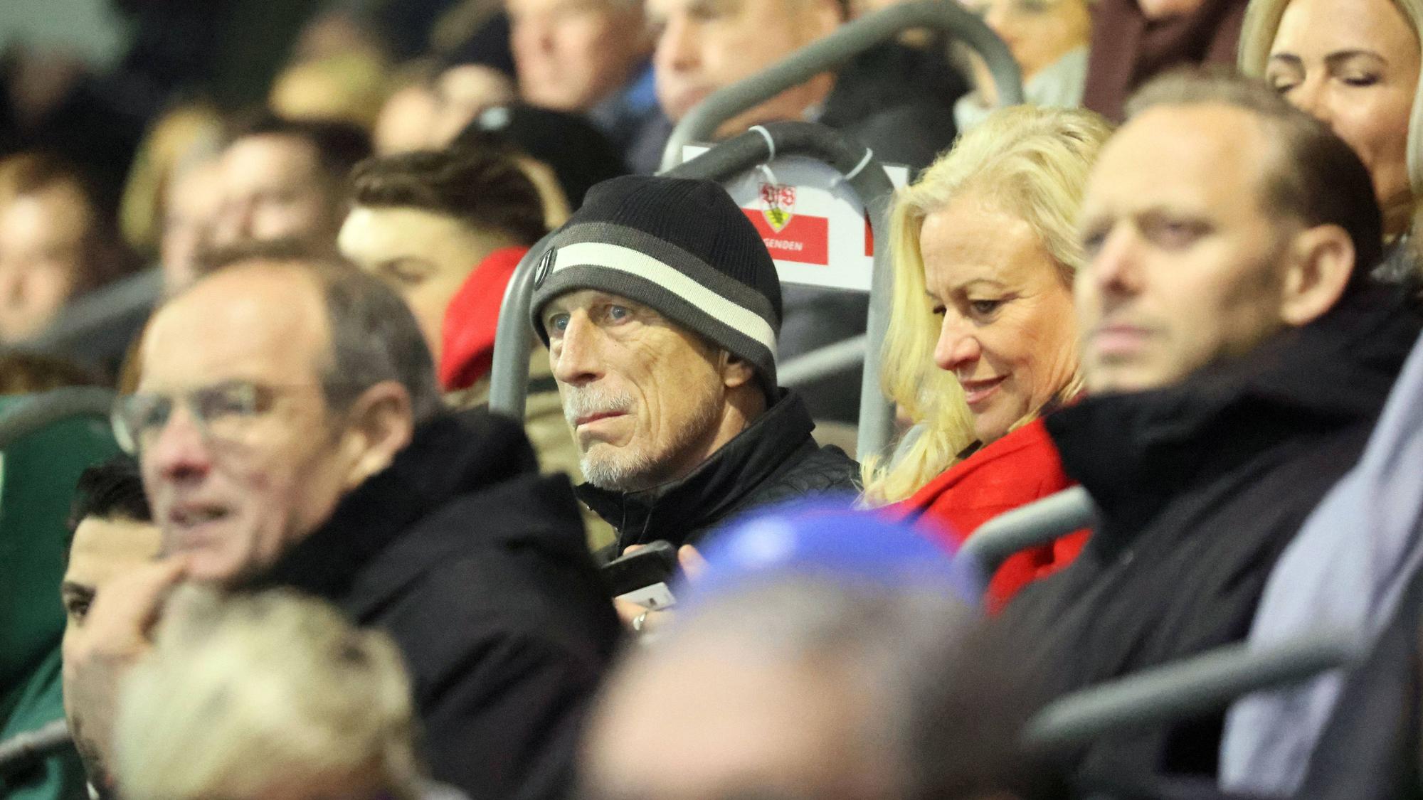 Christoph Daum beim Spiel des FC Bayern gegen den VfB Stuttgart.