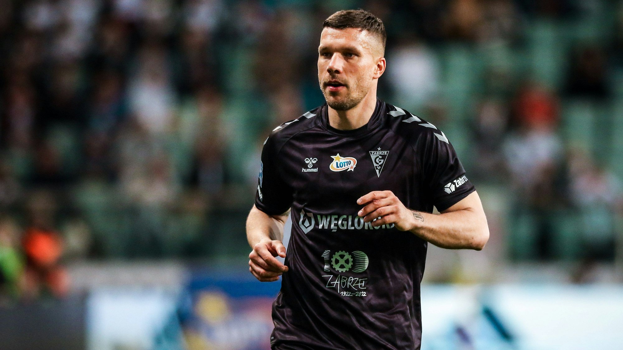 Konnte beim vergangenen Auswärtsspiel nur auf der Tribüne dabei sein: Lukas Podolski.