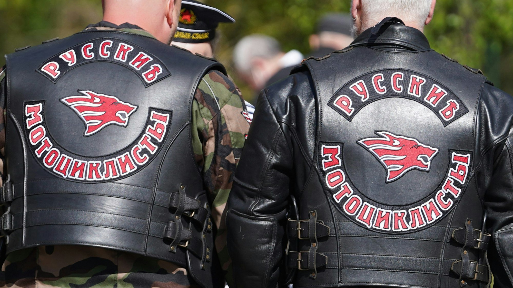 Mitglieder der Rockergruppe „Nachtwölfe“ im Jahr 2021 bei einer Gedenkveranstaltung zum Ende des Zweiten Weltkriegs in Berlin.