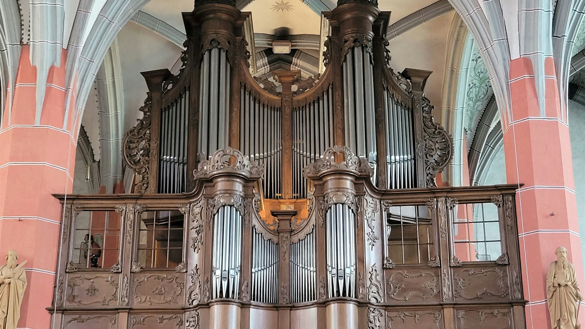Blick auf die Pfeifen der König-Orgel in der Schlosskirche.