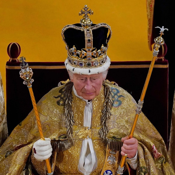 König Charles III. ist gekrönt worden.