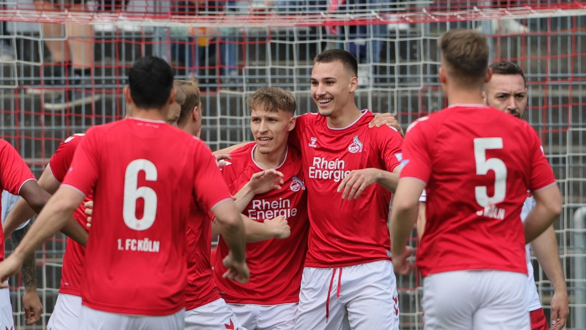 Tim Lemperle (M.) erzielt im Stadtderby gegen Fortuna Köln einen Doppelpack für die U21 des 1. FC Köln.
