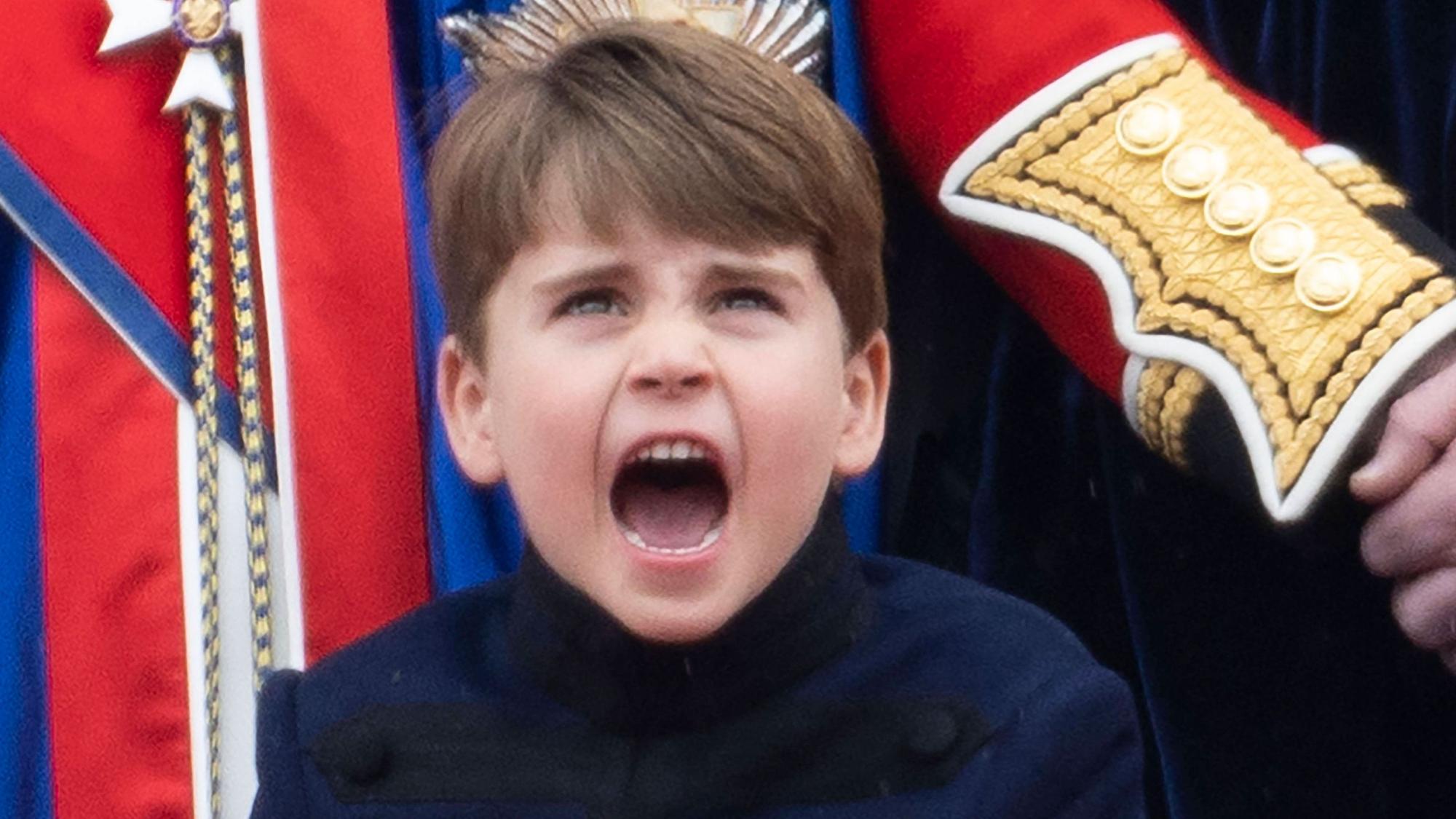 Prinz Louis nach der Krönung auf dem Balkon des Buckingham Palastes in London.