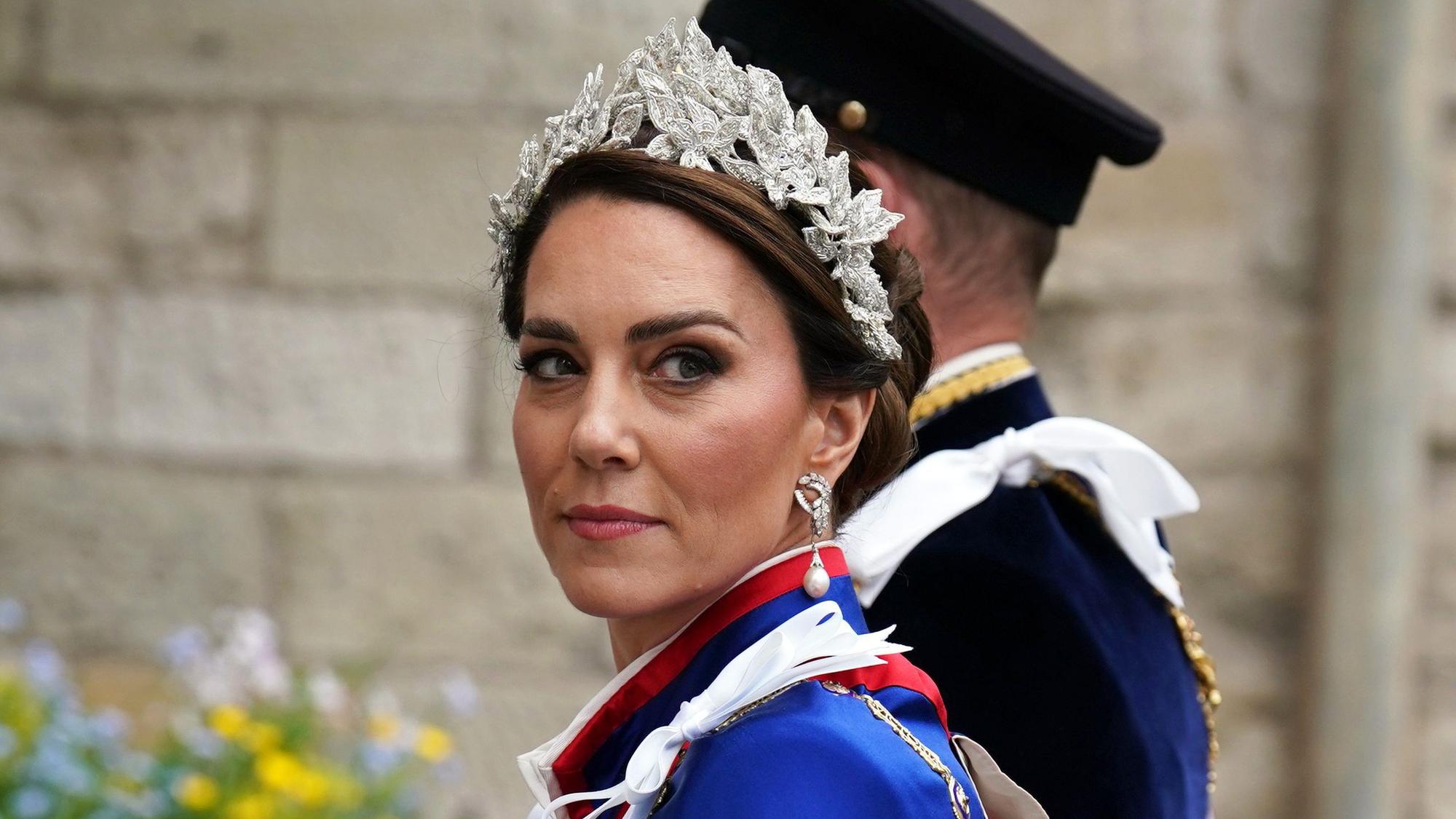 Kate und William vor der Krönung.