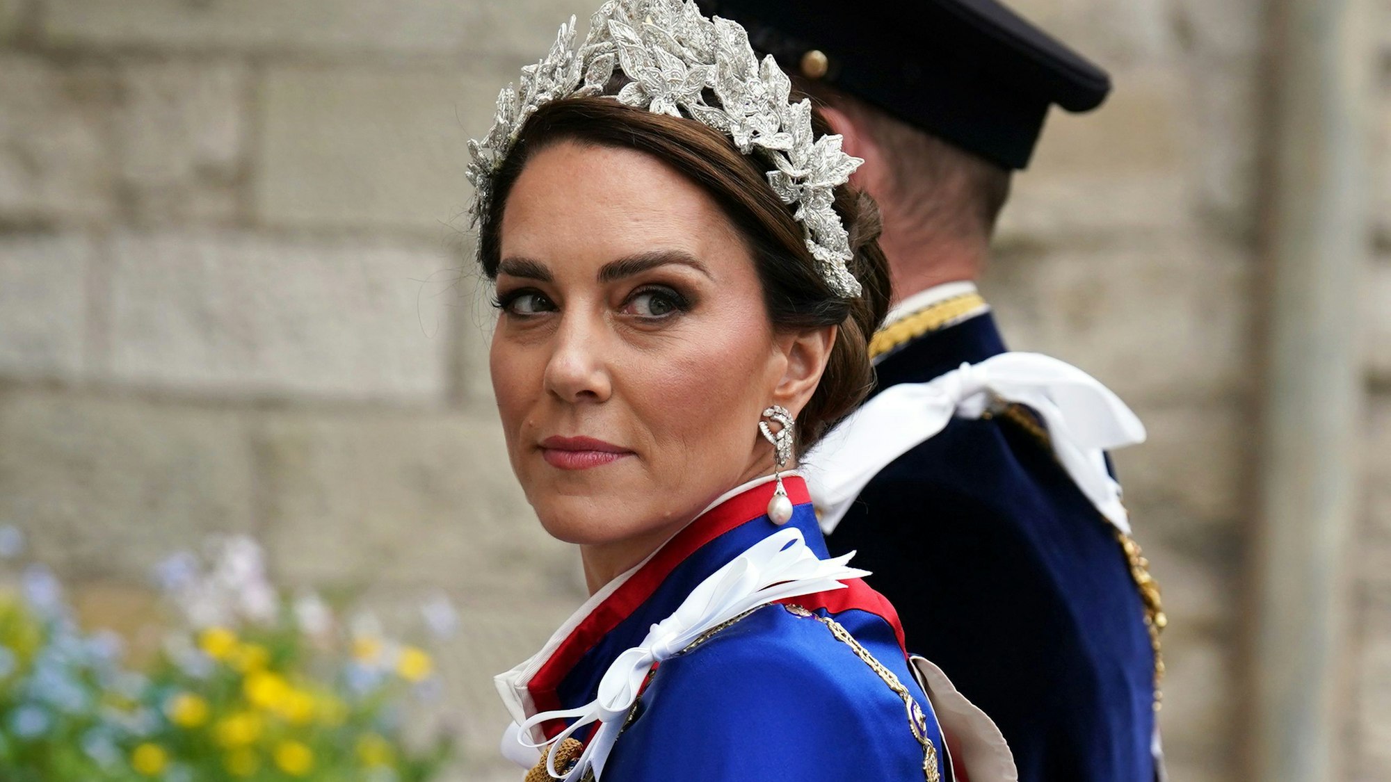 William, Prinz von Wales, und Kate, Prinzessin von Wales, bei ihrer Ankunft in der Westminster Abbey vor der Krönungszeremonie von König Charles III. und Königsgemahlin Camilla.