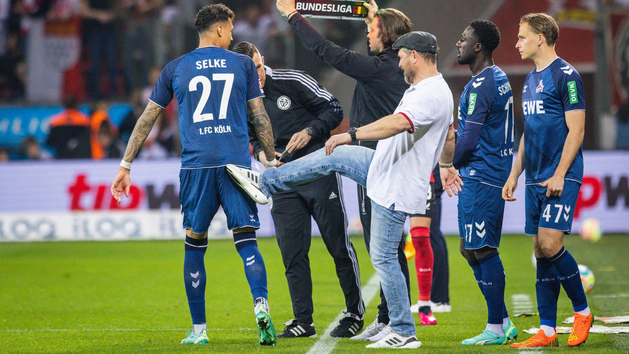 Davie Selke flehte zwar um seine Auswechslung, doch Steffen Baumgart beförderte den Stürmer des 1. FC Köln zurück auf den Platz.