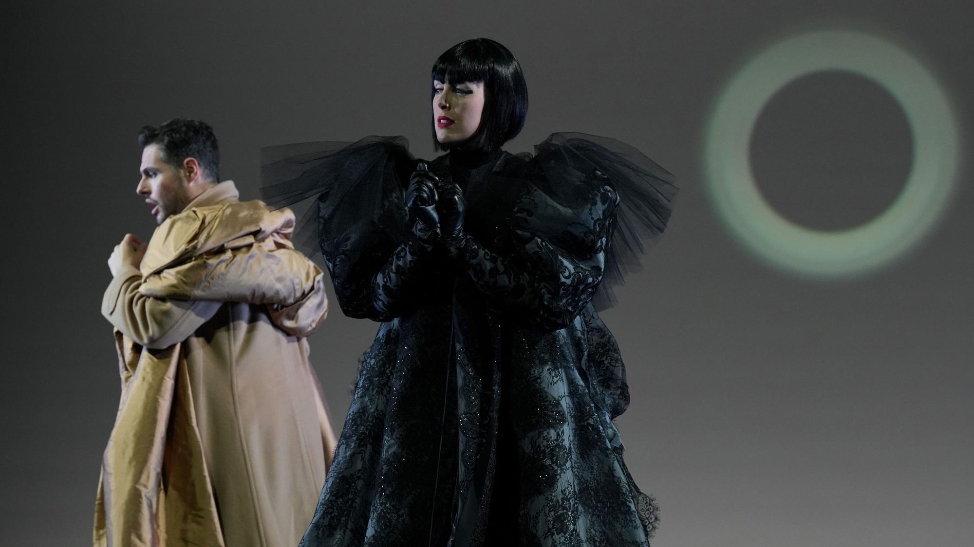 Raffaele Pe (Giulio Cesare), Kathrin Zukowski (Cleopatra) in „Giulio Cesare in Egitto“