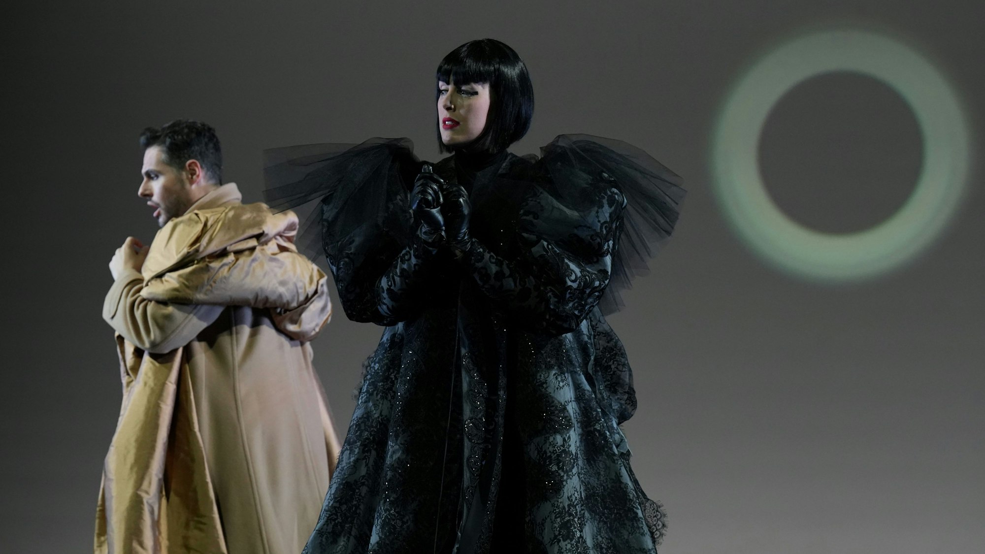 Raffaele Pe (Giulio Cesare), Kathrin Zukowski (Cleopatra) in „Giulio Cesare in Egitto“