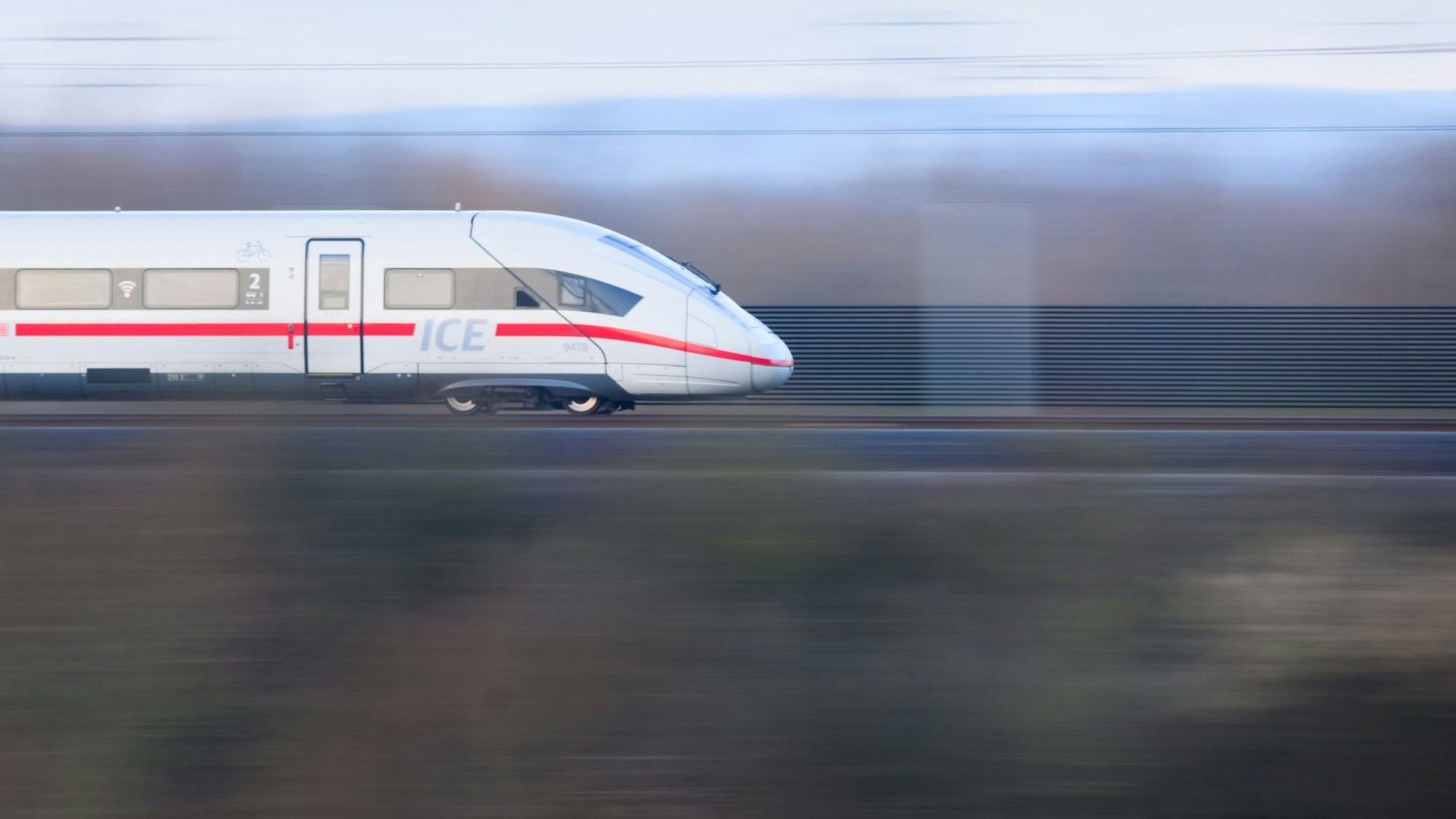 Ein ICE der Deutschen Bahn ist falsch abgebogen. (Symbolbild)