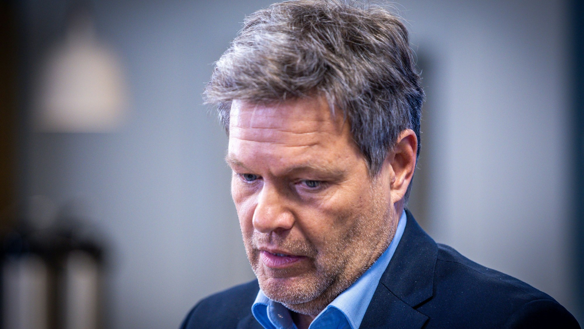 Robert Habeck (Bündnis 90/Die Grünen), Bundesminister für Wirtschaft und Klimaschutz, muss sich wegen der Affäre um Patrick Graichen, Kritik gefallen lassen. (Archivbild)