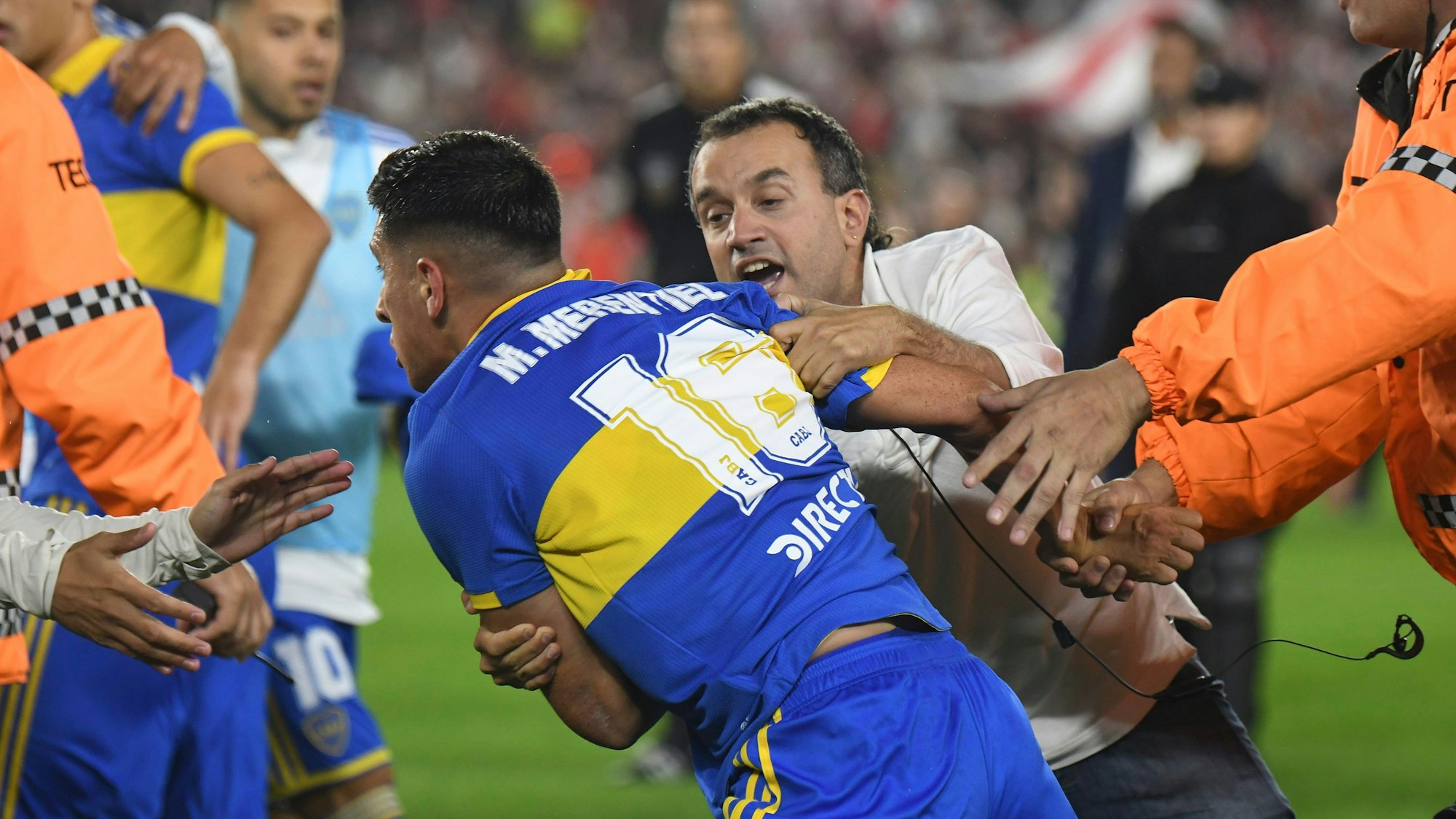 Auseinandersetzungen zwischen Boca Juniors und River Plate