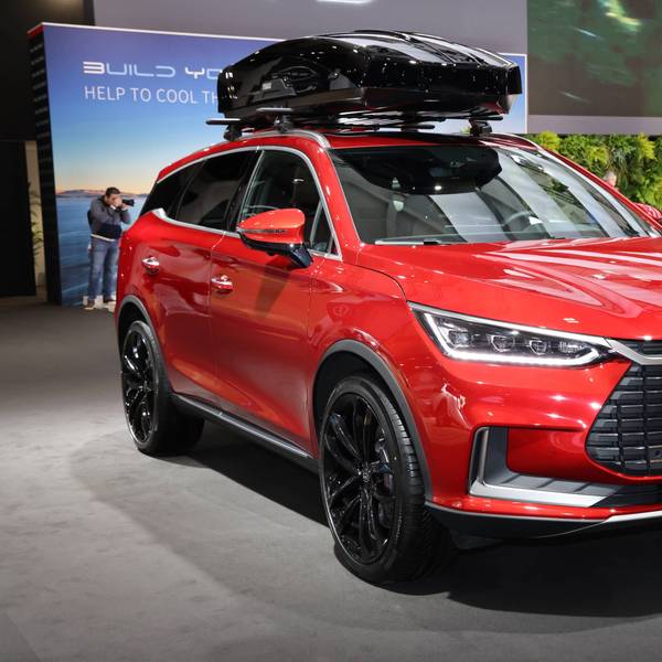 BYD Tang au salon de l auto de Bruxelles, le 13 janvier 2023 NEWS : Salon de l Automobile Bruxelles 2023 - 13/01/23 LaurentSanson/Panoramic PUBLICATIONxNOTxINxFRAxITAxBEL