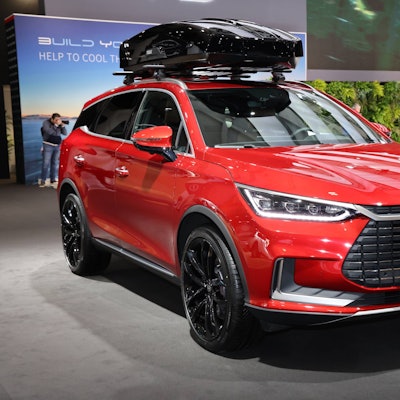 BYD Tang au salon de l auto de Bruxelles, le 13 janvier 2023 NEWS : Salon de l Automobile Bruxelles 2023 - 13/01/23 LaurentSanson/Panoramic PUBLICATIONxNOTxINxFRAxITAxBEL