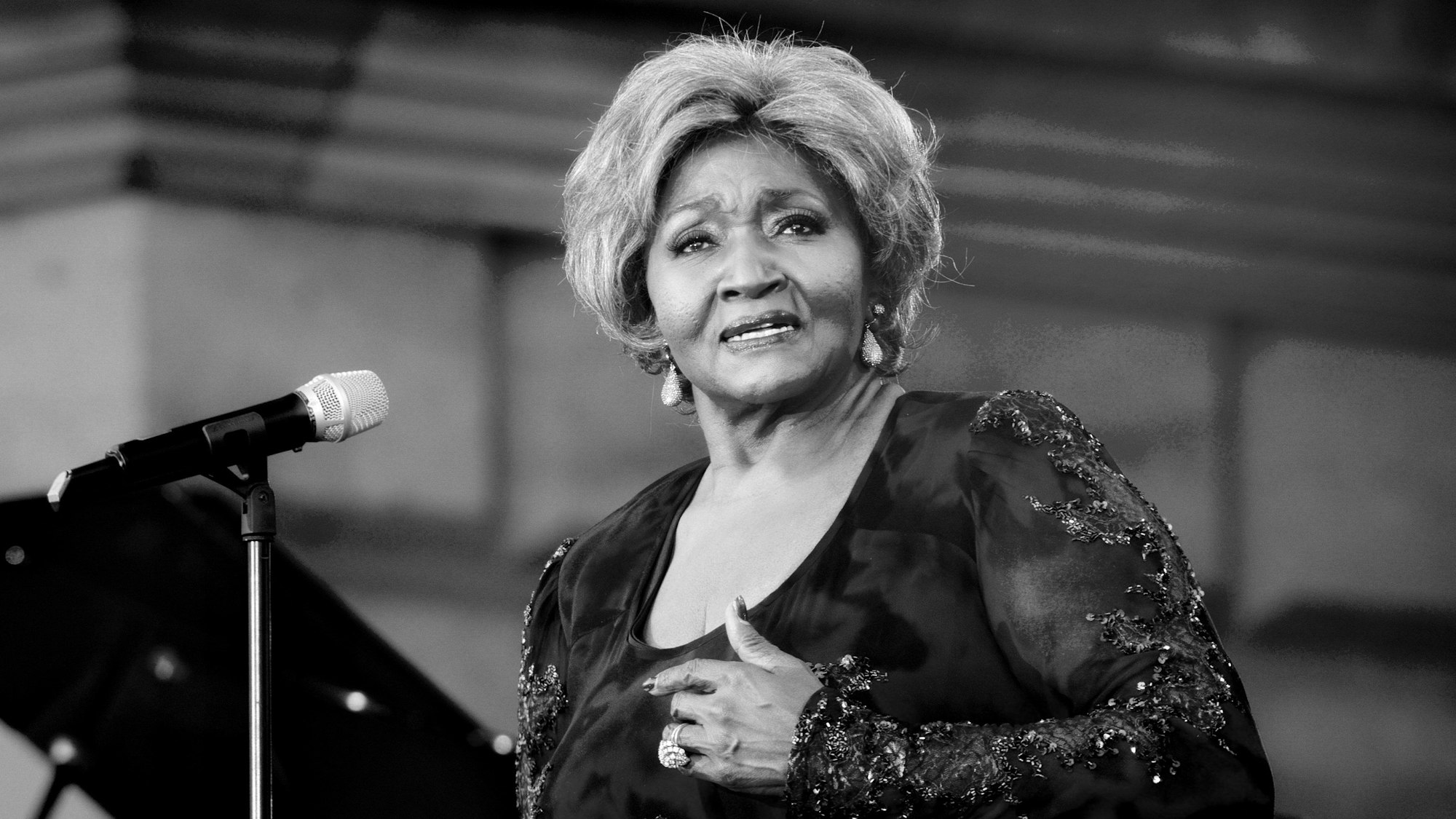 Grace Bumbry, US-amerikanische Opernsängerin, tritt mit dem Deutschen Filmorchester Babelsberg beim Classic Open Air Konzert auf dem Gendarmenmarkt auf.