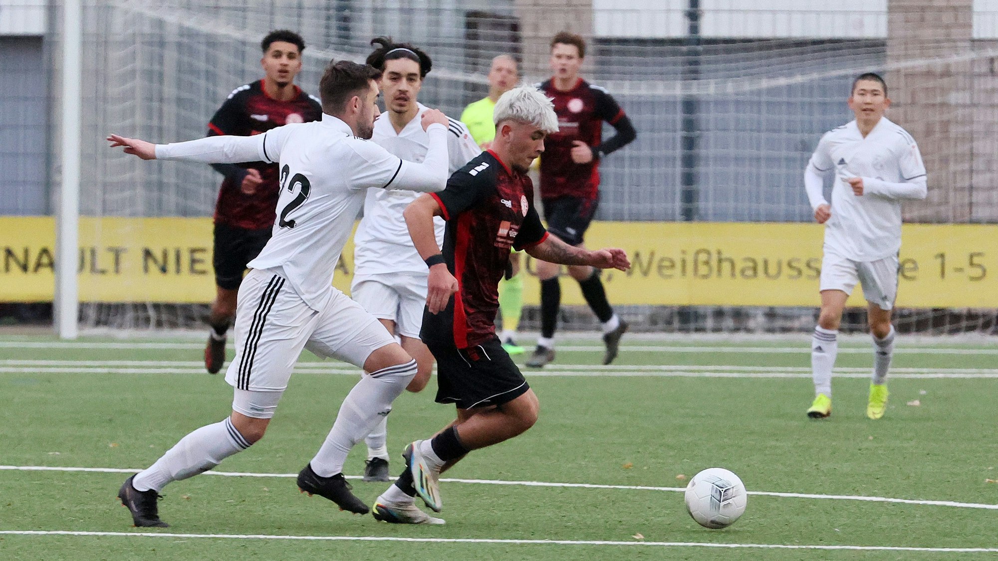 Fortuna Köln II vs. BCV Glesch-Paffendorf, Fußball Herren, Verbandsliga, rechts: Gianluis Di Fine (Fortuna), 04.12.2022, Bild: Herbert Bucco
Herbert Bucco