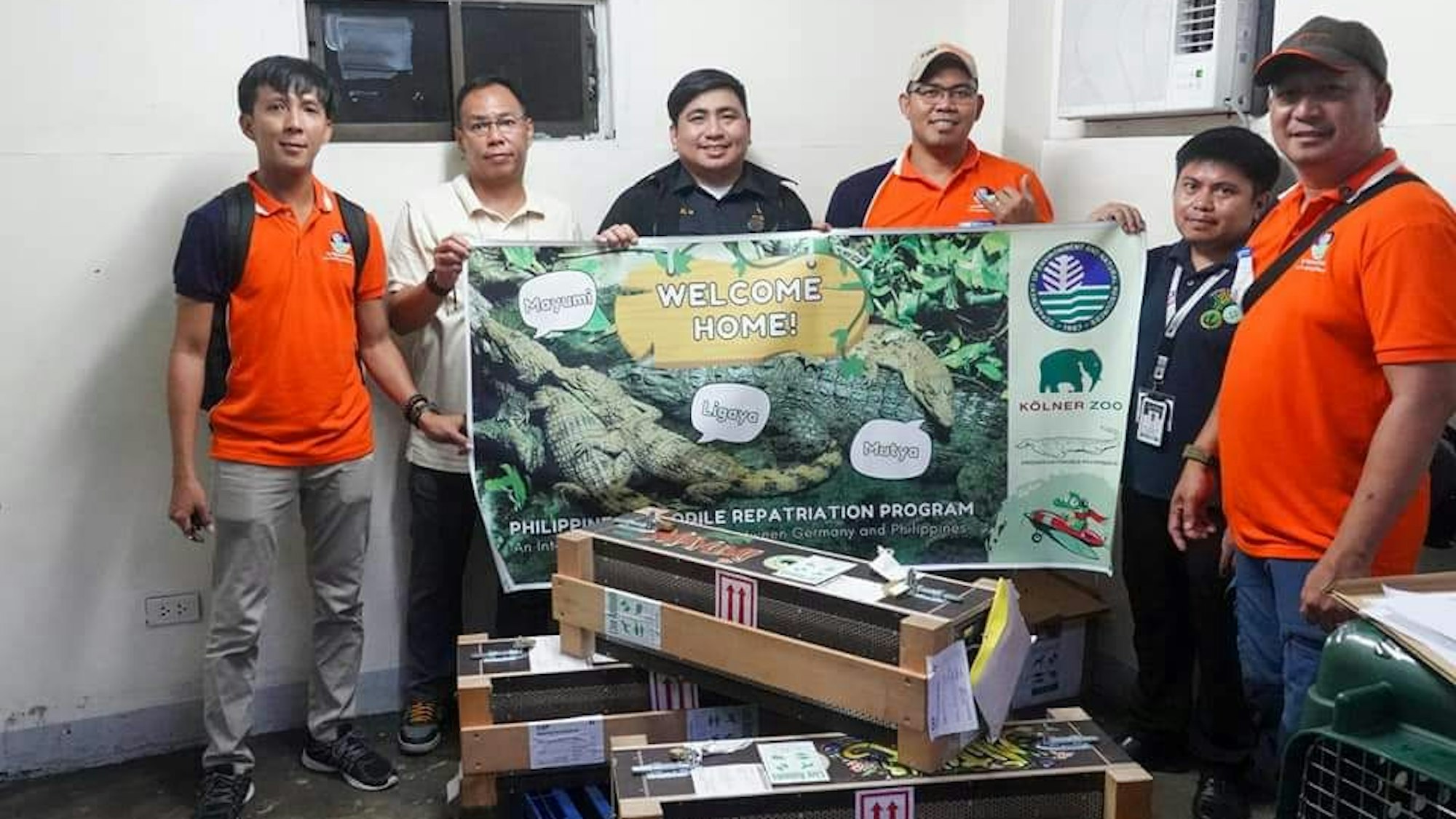 Das mit dem Kölner Zoo kooperierende Team von CPPI hat ein Willkommensposter für Ligaya, Mayumi und Mutya vorbereitet.
