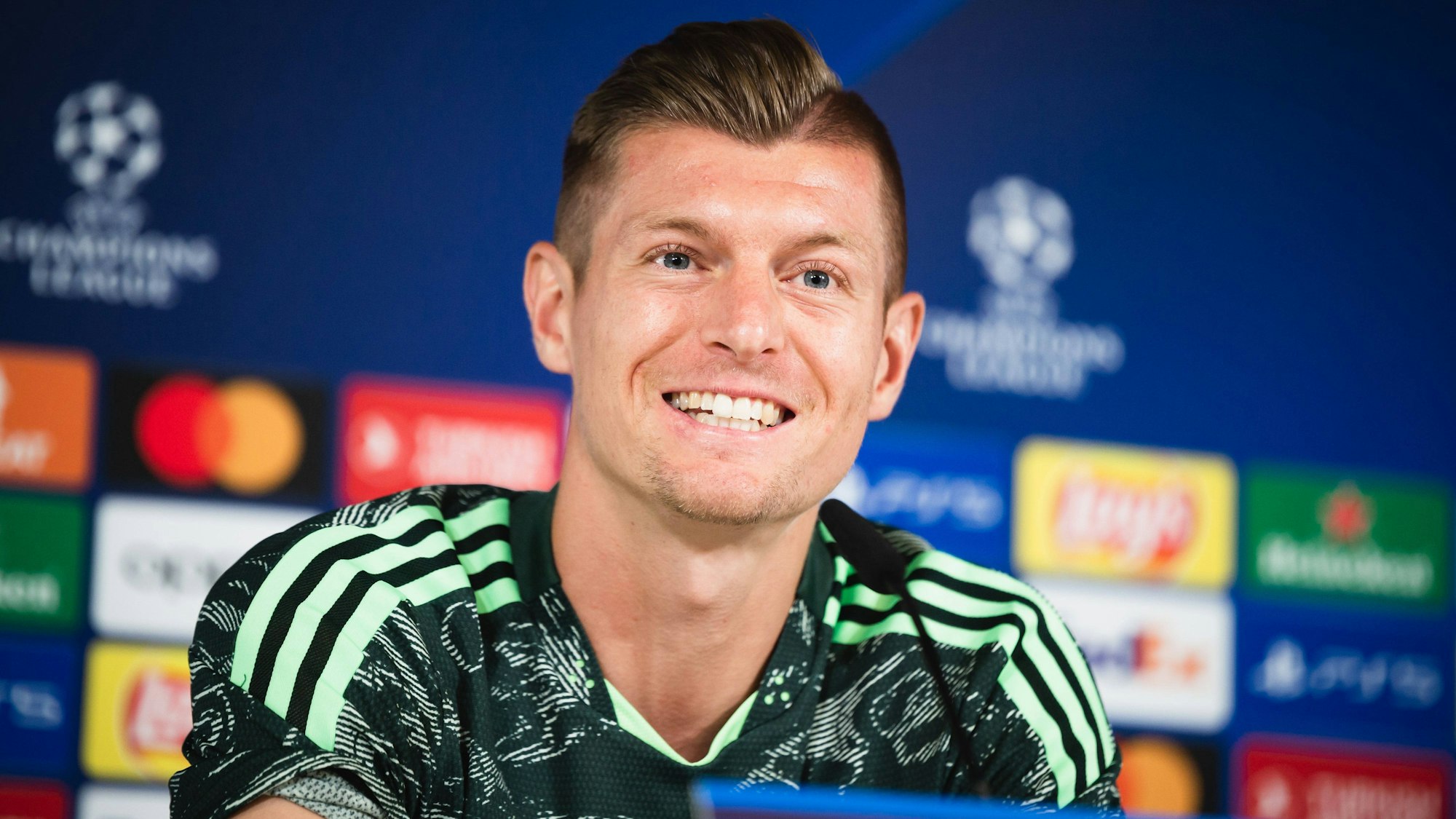 Toni Kroos auf der Pressekonferenz vor der Halbfinal-Begegnung mit Manchester City in der Champions League.